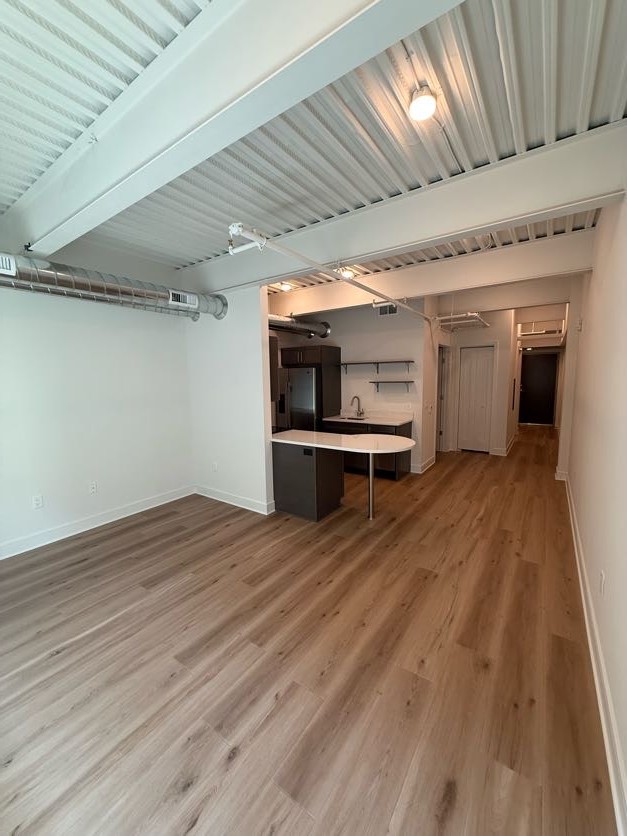 1BR - 670SF