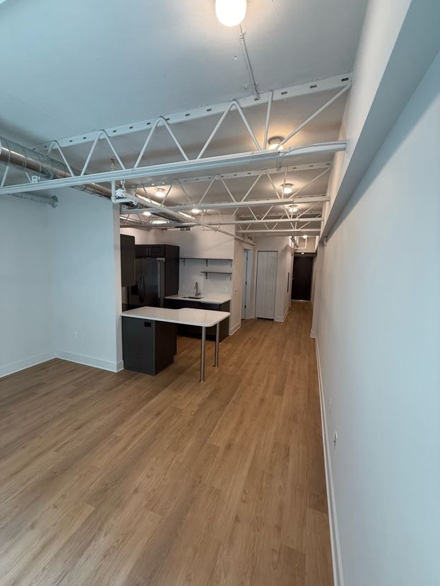 1BR - 670SF